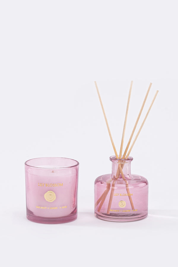 Lily Blossom Set of 2 | Pink | Scented Candle & Diffuser | Bergamot, Jasmine, Peony