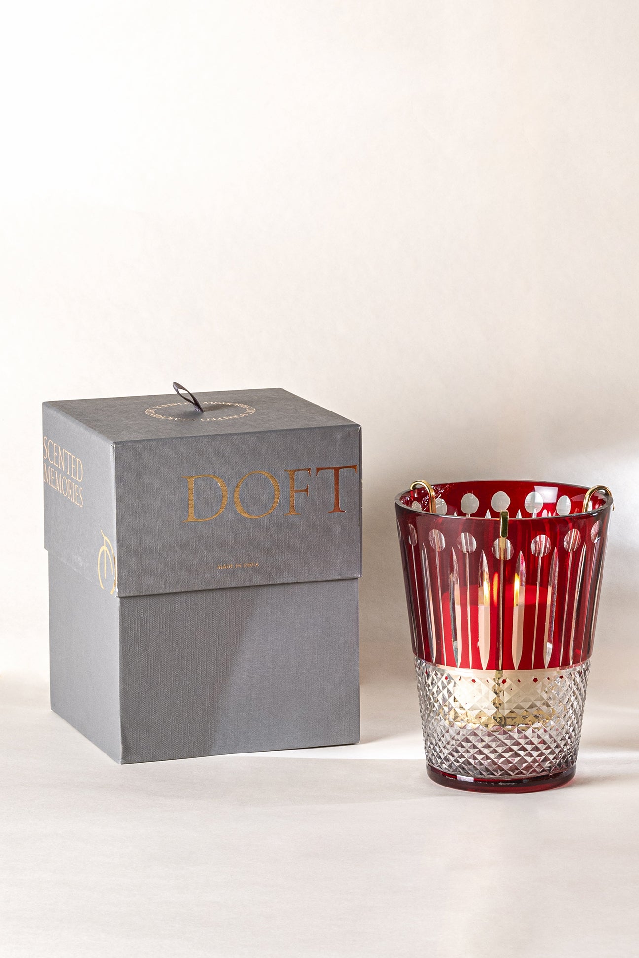 Royal - Hurricane Candle | Rouge | White Amber & Tonka – Doft Candles