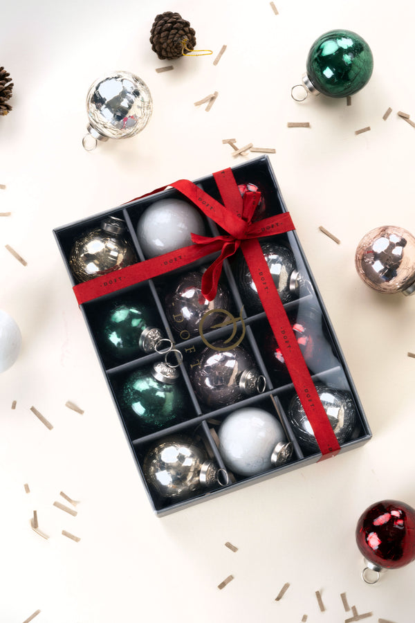 Ornaments | Red, Milky, Gold, Silver, Green & Rose Gold | Set of 12